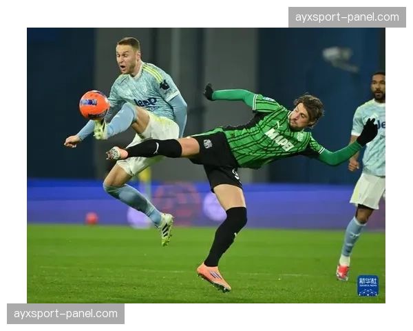 萨索洛2-1逆转乌迪内斯，皮纳蒙蒂传射建功助球队取胜