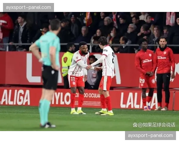 赫罗纳公布本轮大名单,头号射手多夫比克伤愈复出进入替补席 赫罗纳公布本轮大名单,头号射手多夫比克伤愈复出进入替补席