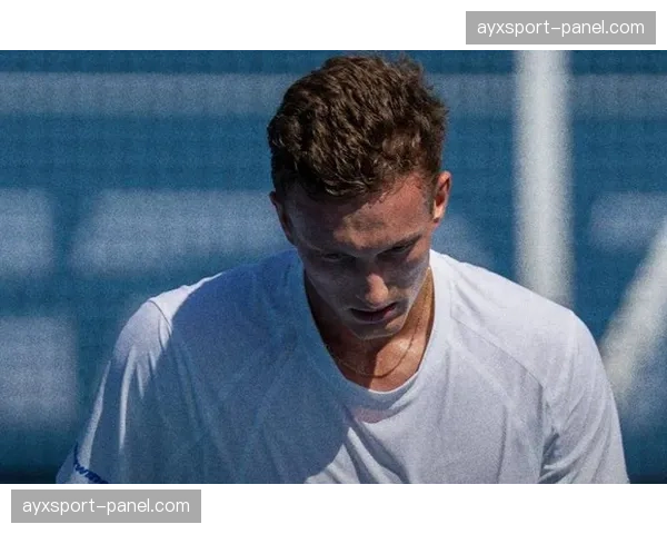 蒙特卡洛半决赛：辛纳直落两盘击败西西帕斯，首次闯入该项赛事决赛