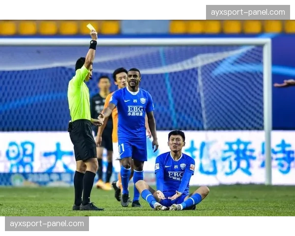 科隆训练基地加强防守演练，应对保级关键阶段